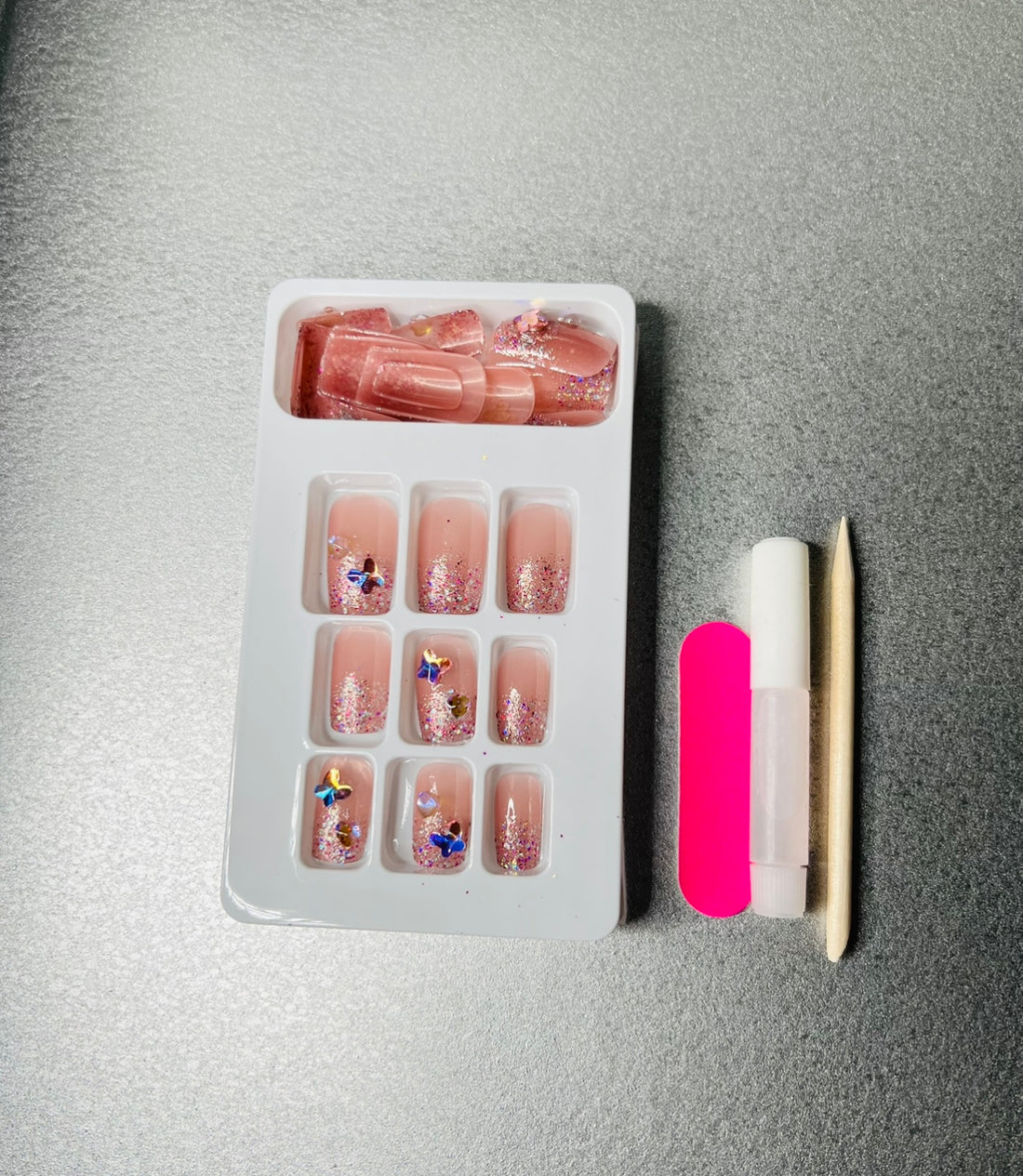 Short glittery bling Press on nails