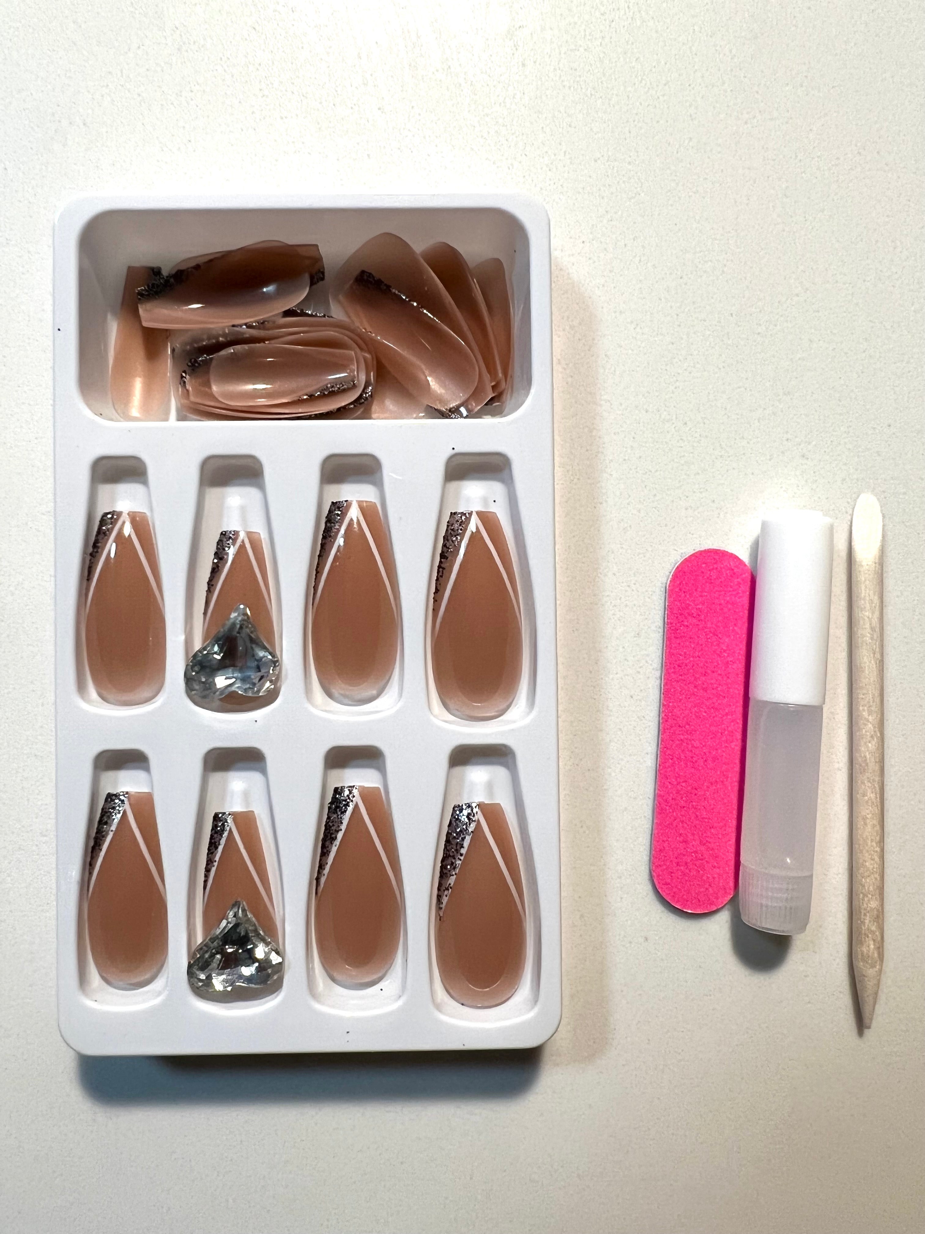 Glossy finish -  Sparkle press on nails