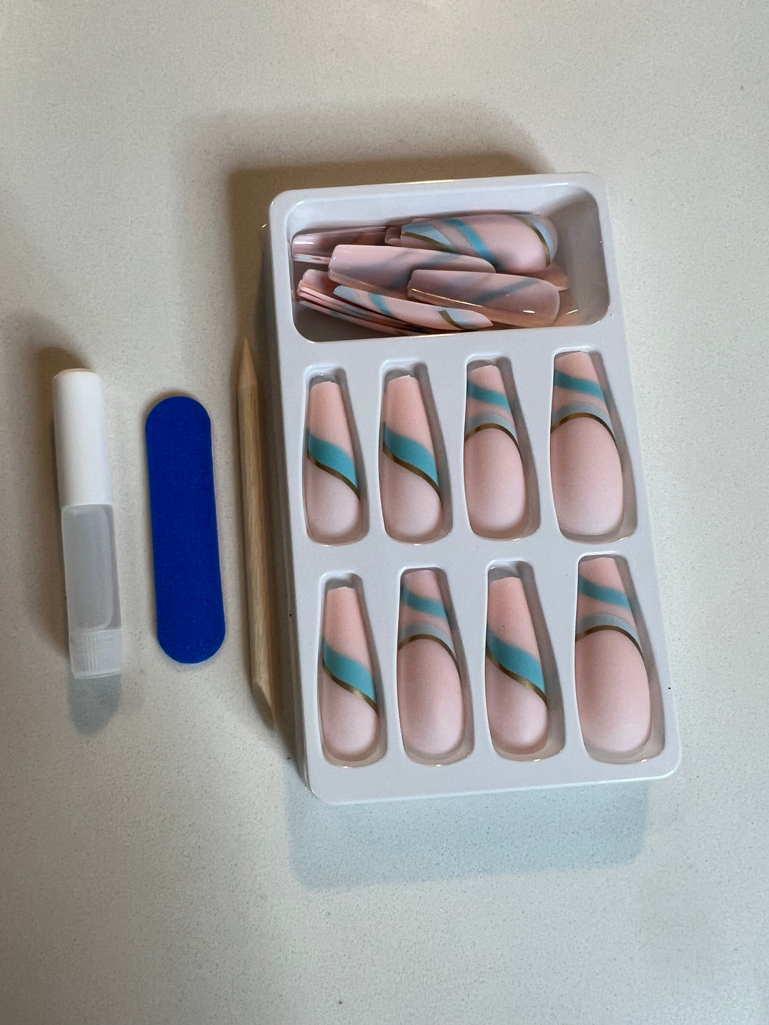 Oceanfront l blue swirl press on nails