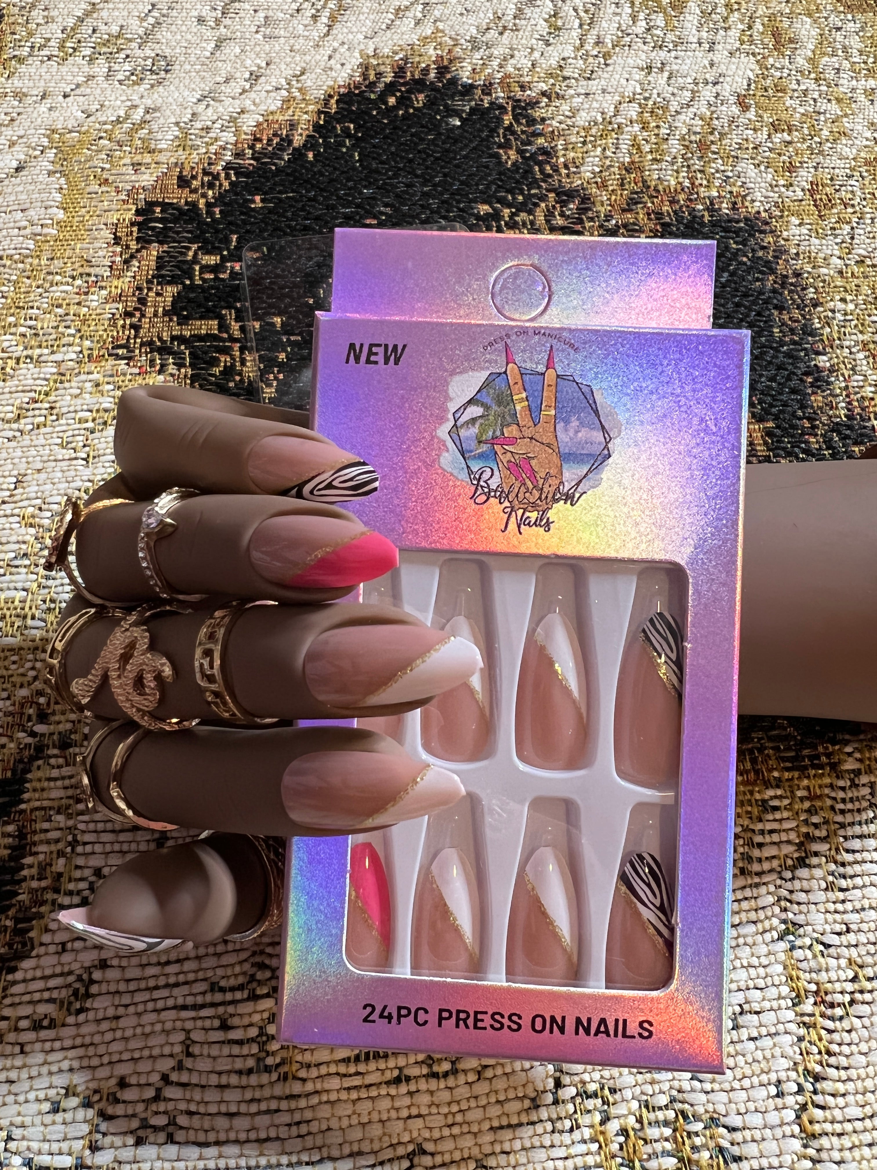 Jazzy Lady | Medium almond french Press on nails